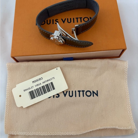 Louis Vuitton Authentic Cyber Epi Wish Bracelet - Green - Picture 7 of 12
